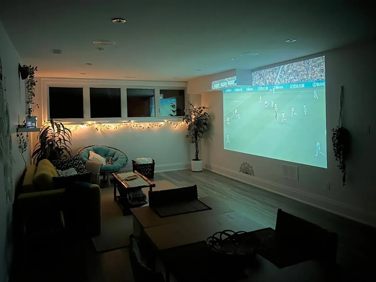 Boho-Chic Spacious Basement Apartment Toronto
