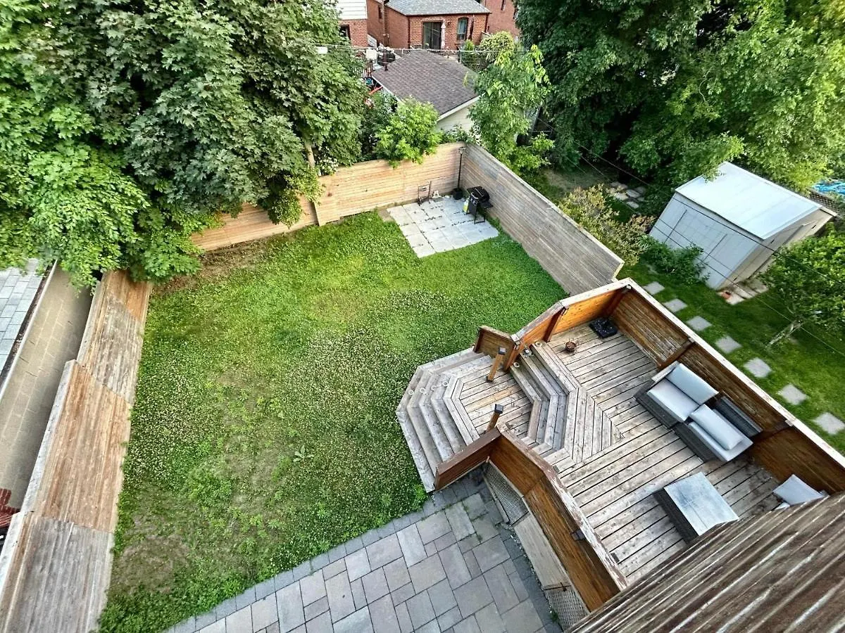 Boho-Chic Spacious Basement Apartment Toronto 0*,