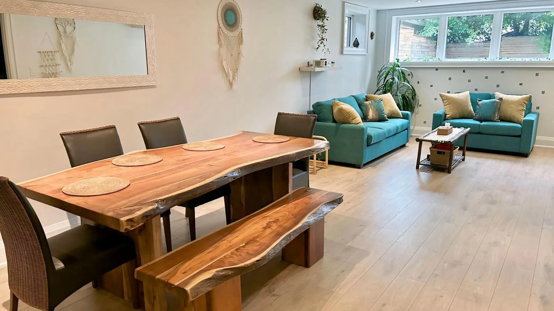 Boho-Chic Spacious Basement Apartment Toronto 0*,  Canada