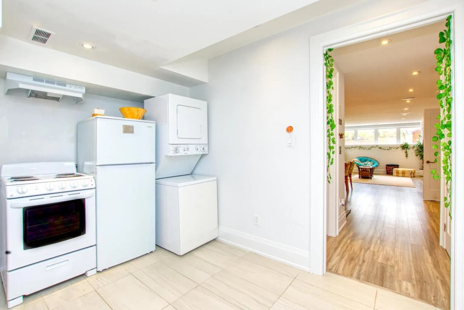 טורונטו Boho-Chic Spacious Basement Apartment